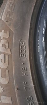 Predám 4ks pekné zimné 205/55r17-95V Hankook - 6