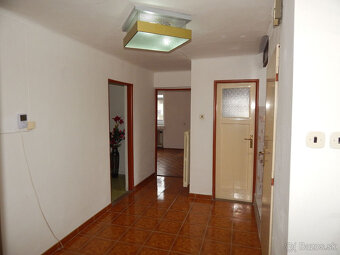 SPEKTRUM REALITY- NA PREDAJ 5-IZBOVÝ DVOJPODLAŽNÝ RODINNÝ DO - 6