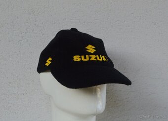 Predám kvalitnú nastavilnu zateplenu šiltovku - 6