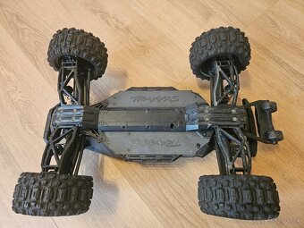 Traxxas Maxx 1:8 - 6