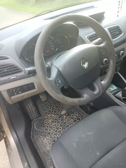 Renault Megane 3 1,6 74 kw benzin - 6