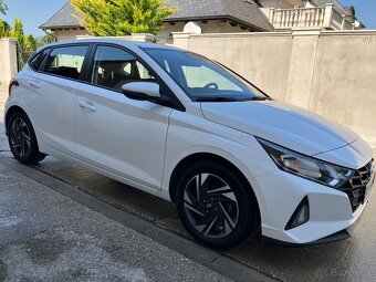 Hyundai i20 1.2i Family v Zaruke, Apple carplay - 6