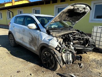 Predám havarované auto Kia Sportage 2015 - 6
