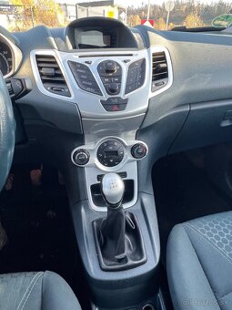 Ford Fiesta Titanium 1.4i 16 V - 6
