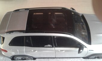 Zberateľský model 1/18 - 6