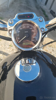 Harley-Davidson Sportster 883 - 6