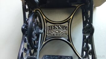 Šijací stroj mini vintage HENNIG - 6