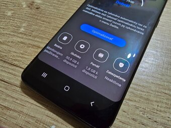 Samsung S8 v super stave ma len velmi jemne znamky pouzivani - 6