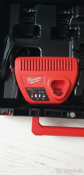 MILWAUKEE M12 B4 4Ah - 6