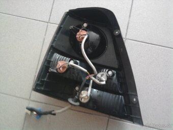 Kia sorento zadne svetlo a zrkadla - 6