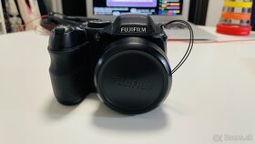 Fujifilm finepix S2000hd - 6