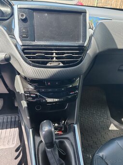 Peugeot 2008 1,6 benzín - 6