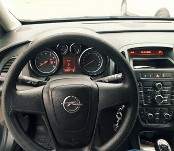 Opel Astra 1.4 74kw, LEN : 65 tisíc km - 6