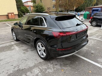 Audi e-tron 55 S-LINE 300 kW iba 42tis km Matrix, Pano - 6