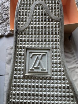 Tenisky LV velkost 40 sedi na 39,5-40 - 6