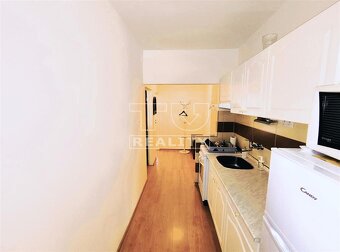Byt 2 izbový s lodžiou, centrum mesta Prešov, 65 m2 - 6