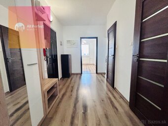 Krásny 3 izbový byt s balkónom na prenájom v Seredi - 6