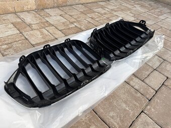 Grill ladvinky - predná maska bmw X1 f48 - 6