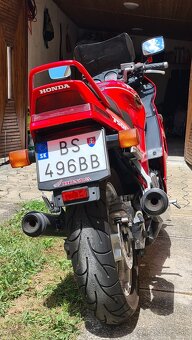 Honda VFR 750f - 6