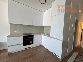 VYMEŇ SUSEDA – VÝNIMOČNÝ 2 IZB. ZARIADENÝ BYT S LOGGIOU, RO - 6