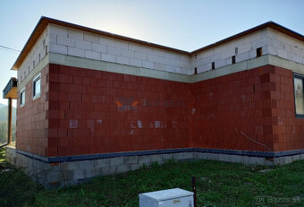 PREDAJ priestranného rodinného domu neďaleko Žiliny - 6