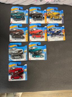 Hotwheels + 3 modely značky INNO64 a CIII - 6