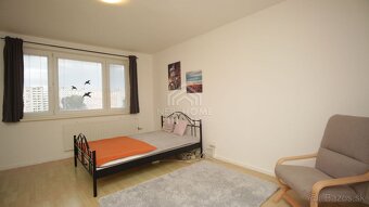 ŠEVČENKOVA - 3 SAMOSTATNÉ izby, VHODNÝ pre 3 študentov - 6
