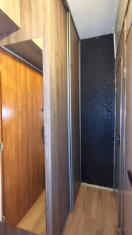 Voľný od 1.11.2025.... Vyhľadávaný 1 izbový byt s balkónom b - 6