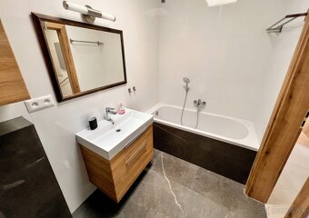 ZNÍŽENÁ CENA Predaj 4 izbový rodinný dom nedaleko Piešťan - 6