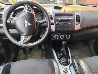 Mitsubishi Outlander - 6