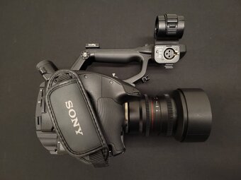 Sony FS5 + Rokinon 14mm t3.1 + monitor - 6