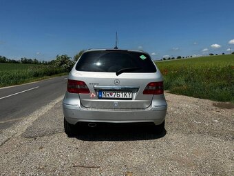 Mercedes-Benz B180 - 6