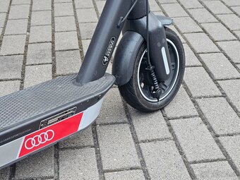 Kolobezka Audi Segway nineboot - 6