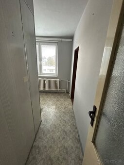 Predám 3 izbový byt s balkónom v centre v os. vlastníctve - 6