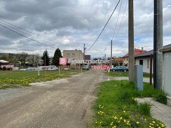 Sólo stavebný pozemok v Petrovanoch pod kaštielom (F193-14- - 6