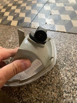 Predám pravé predné smerové svetlo – Peugeot 405 (1987–1996) - 6