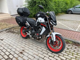 Yamaha MT09 - 6