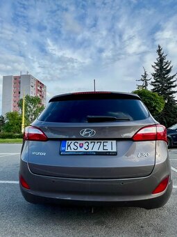 Hyundai i30 CW Kombi 1.6i MPI 16V DOHC Family - 6