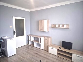 PREDAJ - Prerobená a zariadená garsónka na Gazdovskej ulici - 6