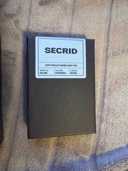 KOŽENÁ PENĚŽENKA NA KARTY SECRID PREMIUM SLIMWALLET EMBOSS L - 6