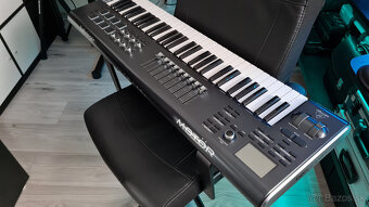 Behringer Motor 61 - 6