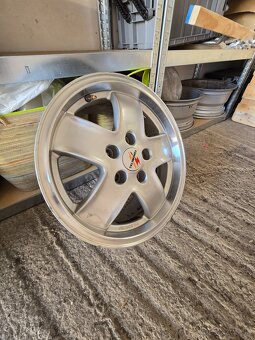 Predám 4 ks elektrónov R15, 5x108 - 6