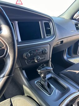 Dodge Charger 6,4 HEMI - 6
