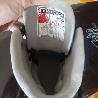 Wakeboard Liquid Force + viazanie Index + prilba Jobe - 6