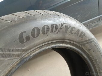 235/60 r18 good year - 6