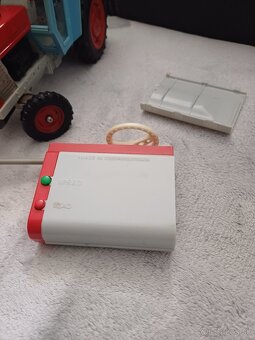Predám hracku zetor crystal 8011 - 6