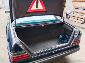 Mercedes W124 coupé E220 manuál - 6