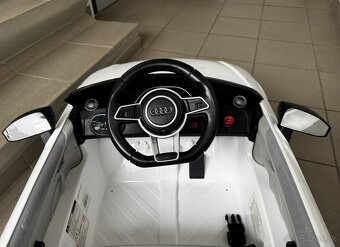 Elektrické auto Audi RS TT - 6
