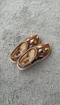 UGG Tasman Slipper Palace x Looney Tunes Chestnut - 6