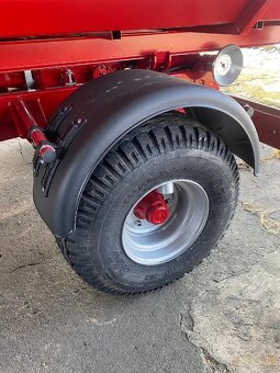 Traktorový nosič kontejnerů Portýr 7.5 s kontejnerem - 6